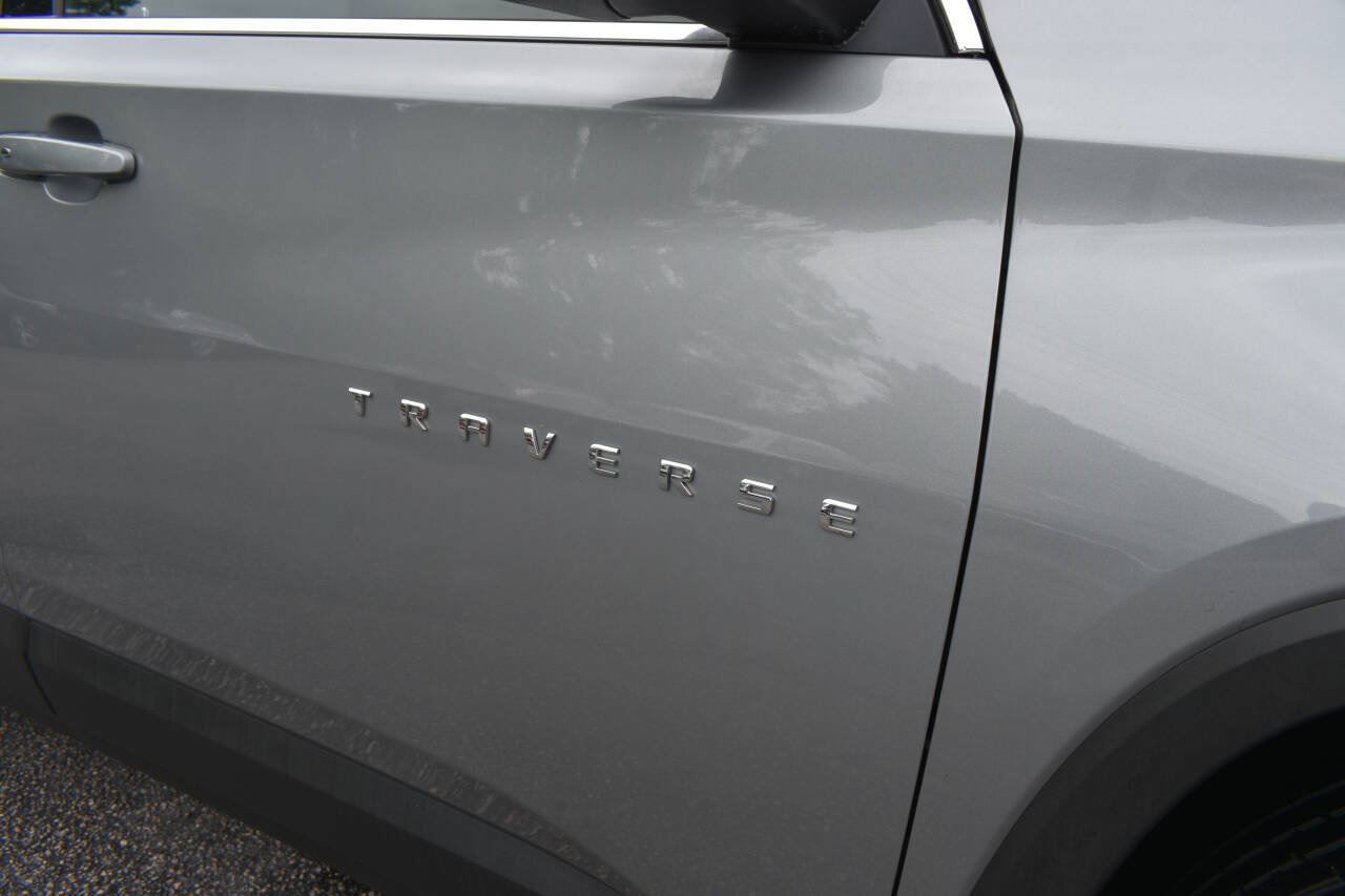 Used 2023 Chevrolet Traverse LT w/ LPO, Cargo Package AWD/4WD image 38