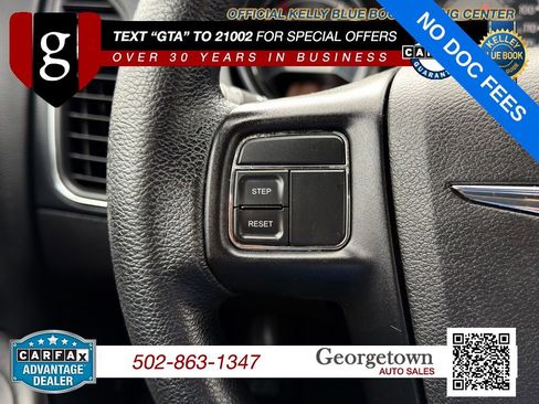 Used 2014 Chrysler 200 LX FWD image 7
