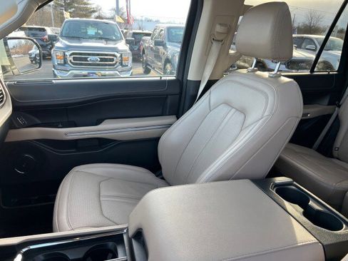 Certified 2024 Ford Expedition Limited image 9