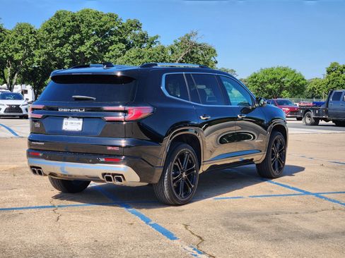 Used 2025 GMC Acadia Denali w/ LPO, Floor Liner Package FWD image 5