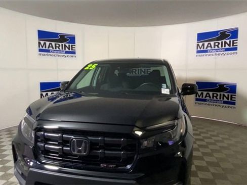 Used 2025 Honda Ridgeline Sport image 5