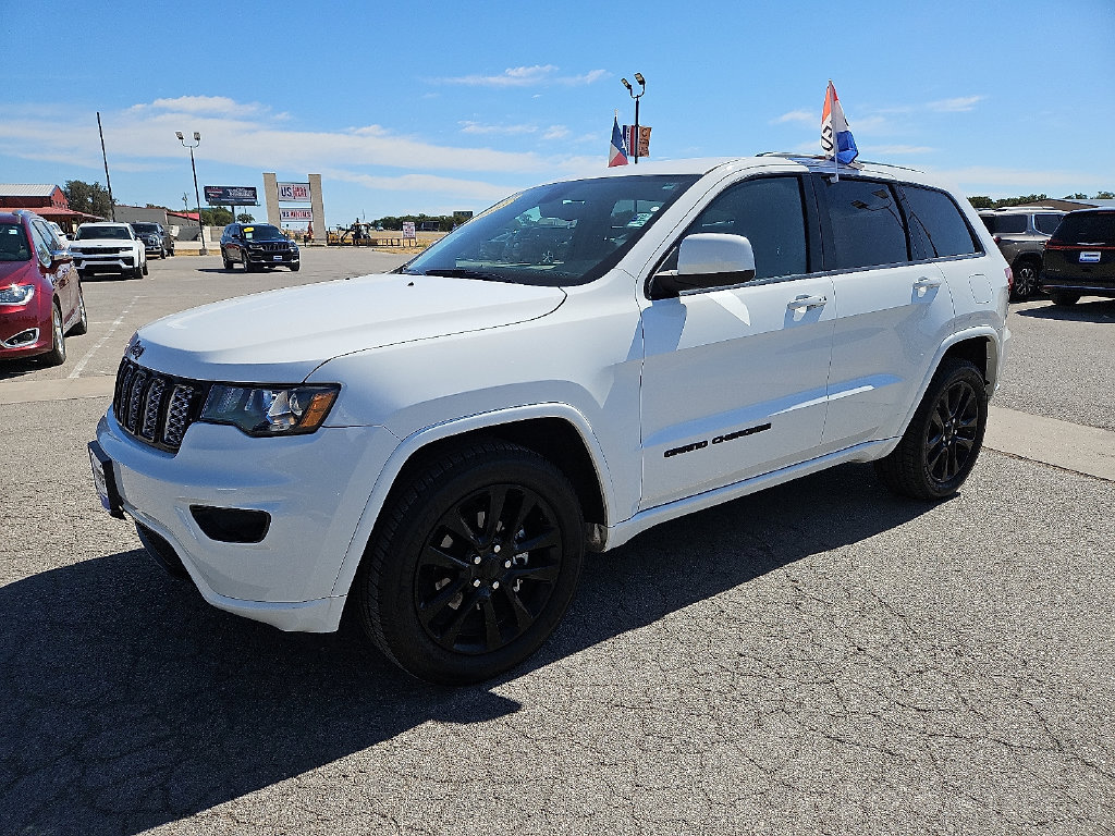 Used 2019 Jeep Grand Cherokee Altitude RWD image 2
