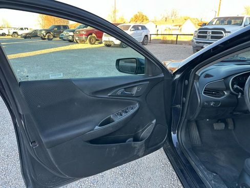 Used 2023 Chevrolet Malibu LT image 34