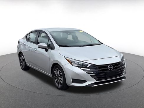 Used 2025 Nissan Versa SV FWD image 2