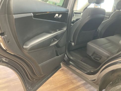 Used 2018 Kia Sorento LX image 13