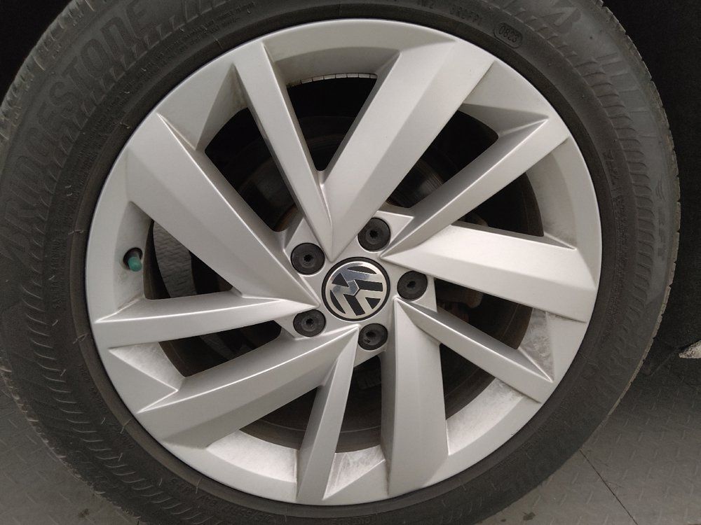 Used 2018 Volkswagen Passat 2.0T SE w/ SE Lighting Package FWD image 31