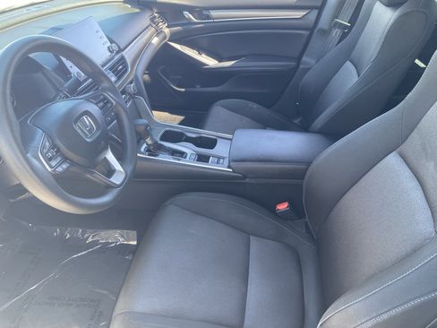 Used 2018 Honda Accord LX image 17