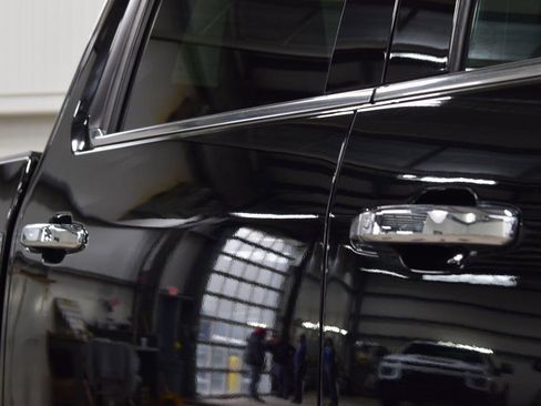 Used 2023 Chevrolet Silverado 2500 High Country w/ Z71 Off-Road Package image 18