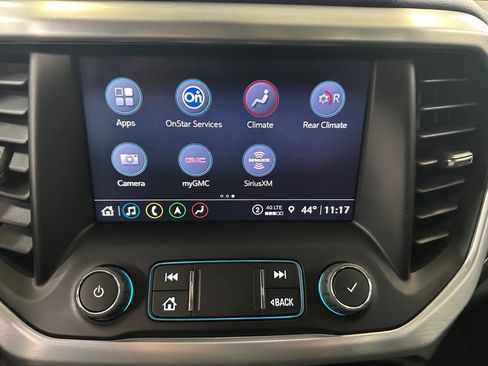 Certified 2023 GMC Acadia SLT w/ Technology Package image 12