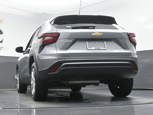New 2026 Chevrolet Trax LS FWD image 32