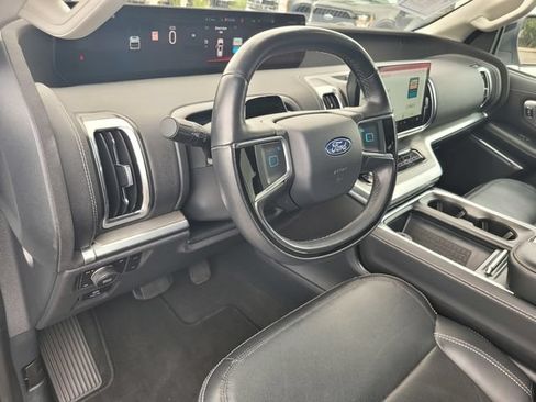 Certified 2025 Ford Expedition Max Platinum AWD/4WD image 9