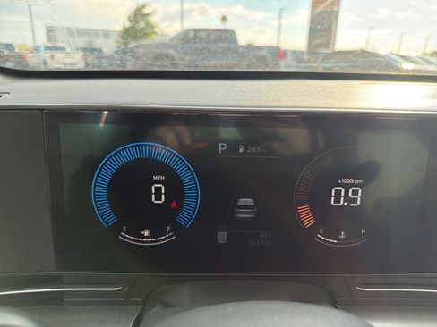 Used 2024 Hyundai Kona SEL AWD/4WD image 14