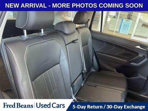 Used 2022 Volkswagen Tiguan SE w/ Panoramic Sunroof Package AWD/4WD image 7