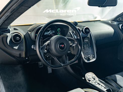 Used 2017 McLaren 570S Coupe RWD image 13