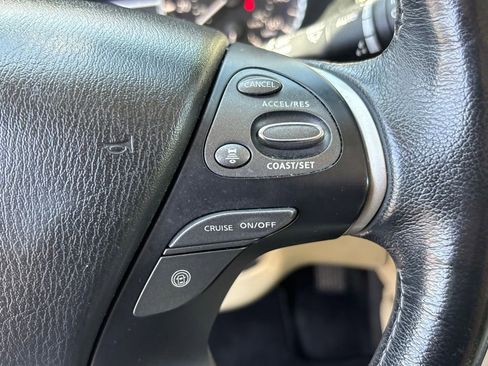 Used 2017 INFINITI QX60 FWD w/ Deluxe Technology Package image 24