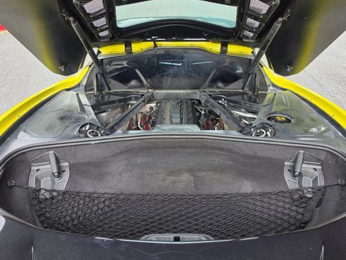 Used 2022 Chevrolet Corvette Stingray Preferred Cpe w/ Z51 Performance Package RWD image 31