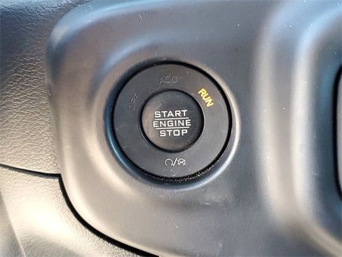 Used 2021 Jeep Gladiator Sport image 19