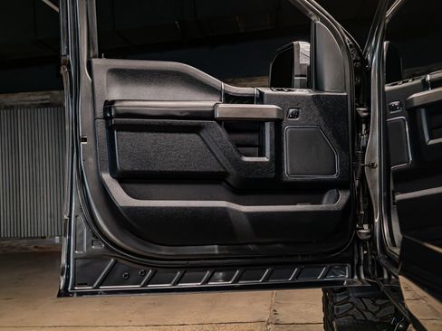 Used 2018 Ford F150 Platinum w/ Equipment Group 701A Luxury AWD/4WD image 29