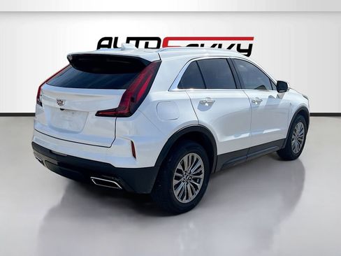 Used 2024 Cadillac XT4 Premium Luxury w/ Cold Weather Package FWD image 7