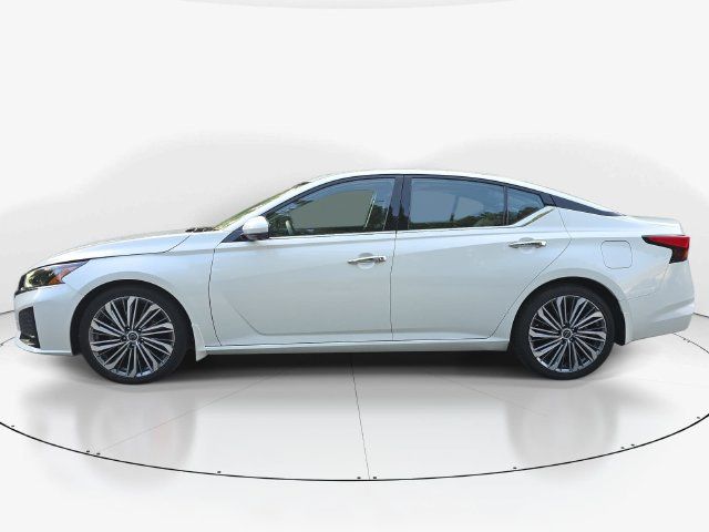 Used 2024 Nissan Altima 2.5 SL FWD image 9