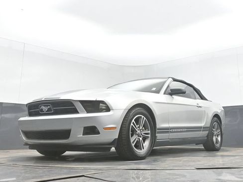 Used 2011 Ford Mustang Premium w/ 201A Rapid Spec Order Code RWD image 40