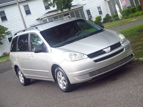 Used 2004 Toyota Sienna LE FWD image 19