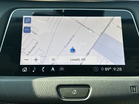 Used 2020 Cadillac XT4 Luxury w/ Cold Weather Package FWD image 5