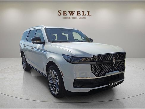 New 2025 Lincoln Navigator Reserve image 6