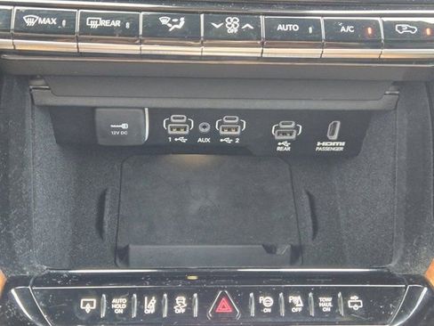 Used 2022 Jeep Grand Wagoneer Series III w/ Rear Seat Video Group 1 AWD/4WD image 19