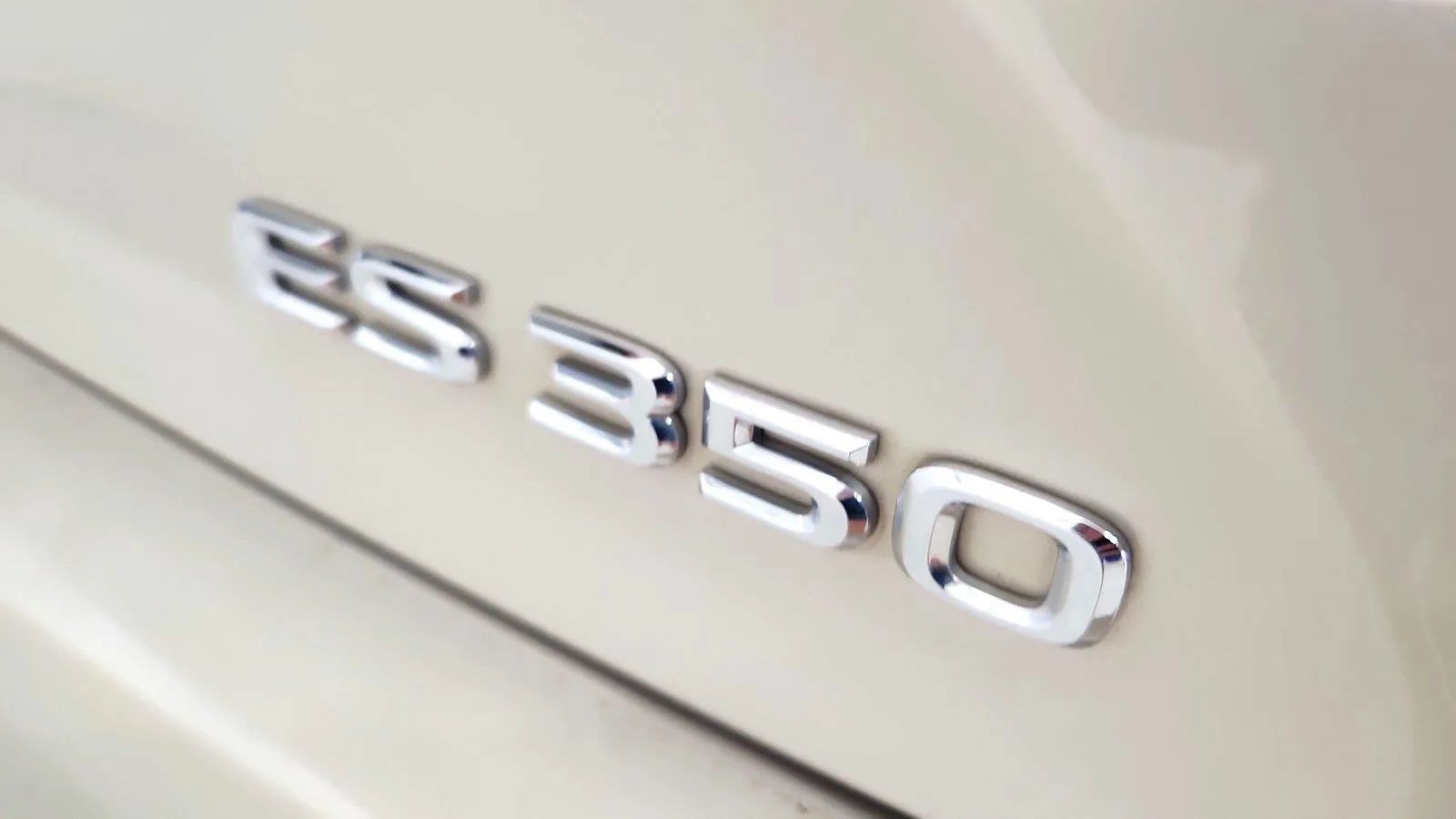 Used 2014 Lexus ES 350 w/ Luxury Package FWD image 35