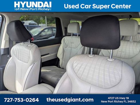 Used 2023 Hyundai Palisade Limited AWD/4WD image 3