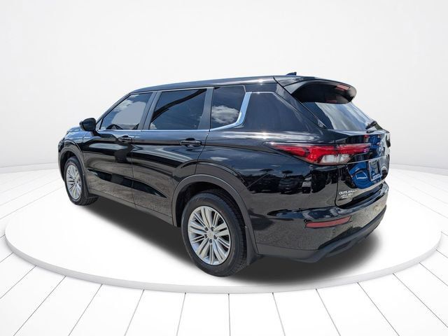 Used 2024 Mitsubishi Outlander ES FWD image 6
