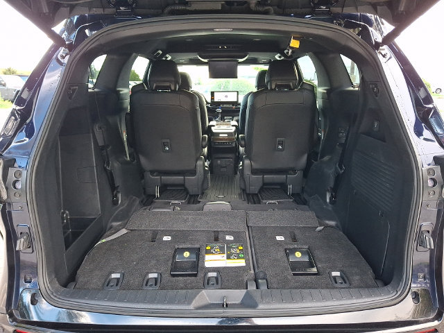 Certified 2026 Toyota Sienna Platinum AWD/4WD image 30