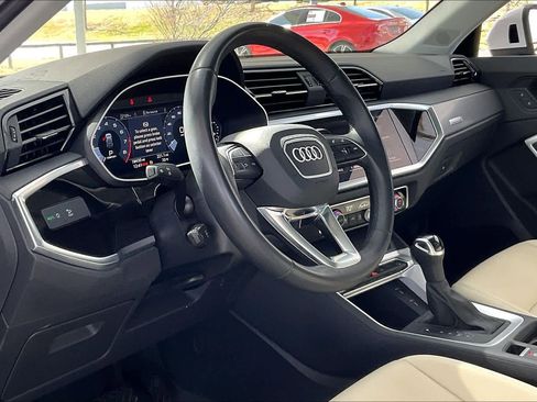 Used 2023 Audi Q3 2.0T Premium w/ Convenience Package image 18