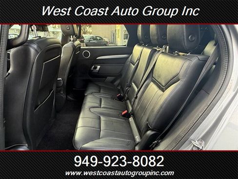 Used 2020 Land Rover Discovery Landmark AWD/4WD image 15