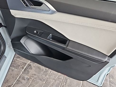 New 2026 Volkswagen Taos SE AWD/4WD image 11