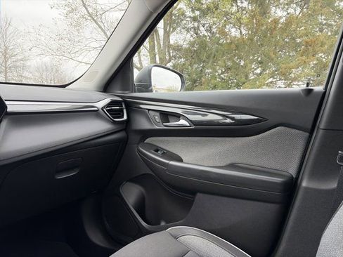 Used 2025 Chevrolet TrailBlazer LS w/ LS Convenience Package image 23