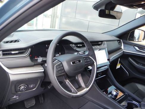 New 2026 Jeep Grand Cherokee L Limited w/ Limited Altitude Package AWD/4WD image 14