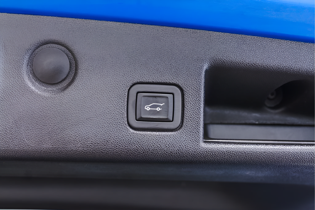 Used 2024 Chevrolet Equinox LT w/ LPO, Floor Liner Package FWD image 39