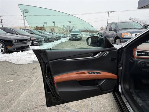Used 2019 Maserati Ghibli RWD image 21