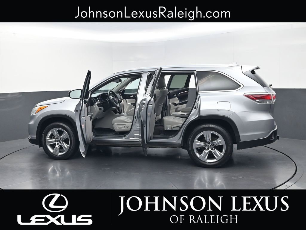 Used 2016 Toyota Highlander Limited Platinum FWD image 36