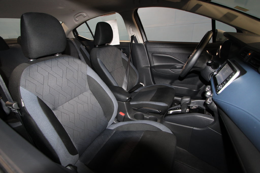 Used 2025 Nissan Versa SV FWD image 19