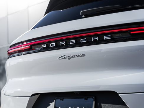 Certified 2026 Porsche Cayenne AWD/4WD image 15