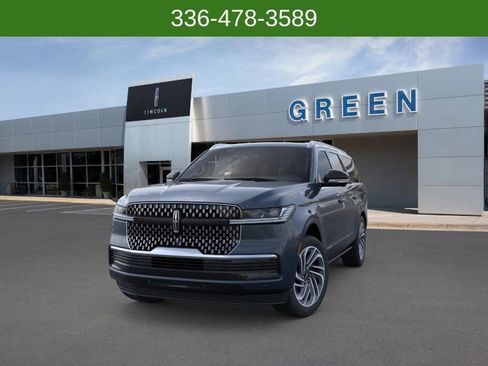 New 2026 Lincoln Navigator L Reserve AWD/4WD image 2