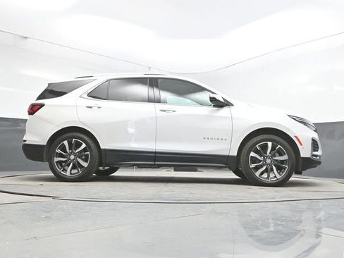 Used 2022 Chevrolet Equinox Premier AWD/4WD image 38