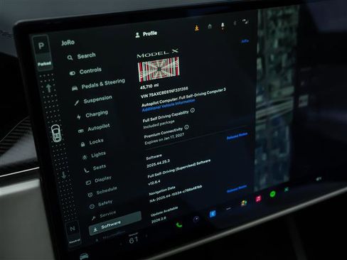 Used 2022 Tesla Model X Plaid image 36