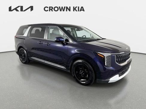 Certified 2025 Kia Carnival FWD image 3