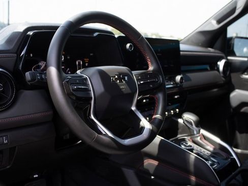 Used 2024 Chevrolet Colorado Z71 w/ Z71 Convenience Package 2 image 13