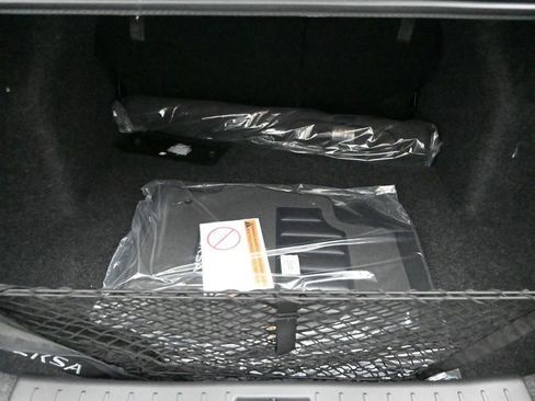 New 2025 Nissan Versa SR w/ Trunk Package image 16