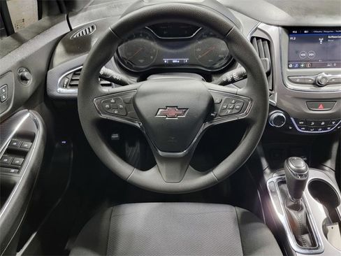 Used 2019 Chevrolet Cruze LT w/ Convenience Package image 24